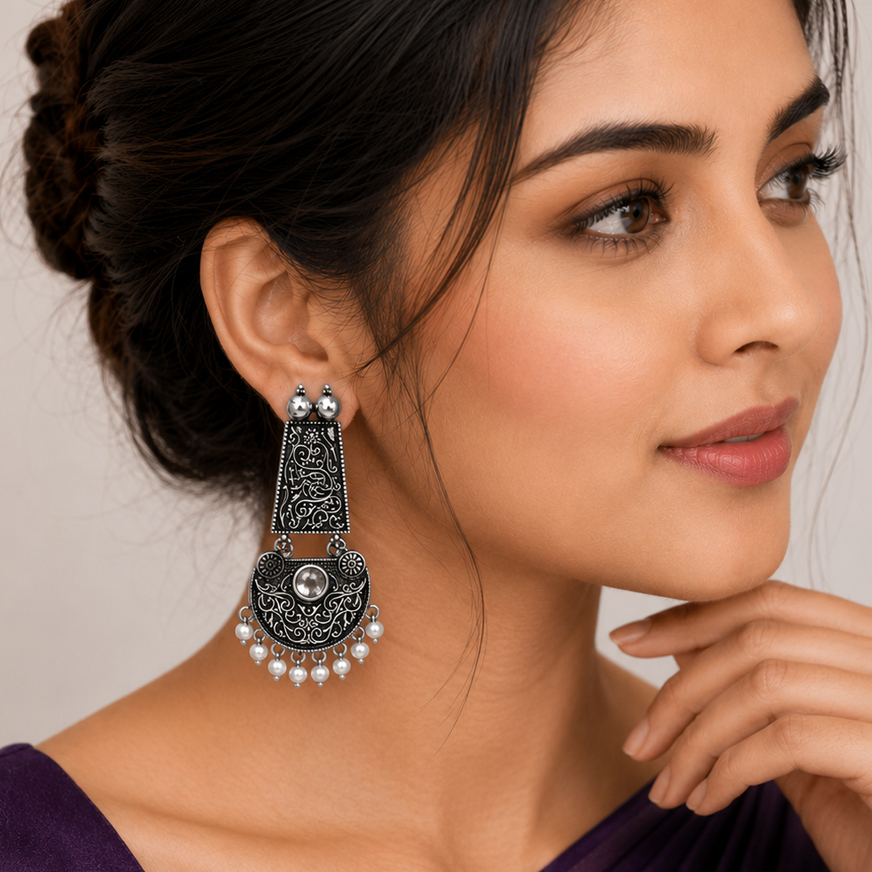 Vintage Filigree White Stone Drop Earrings - Image 3